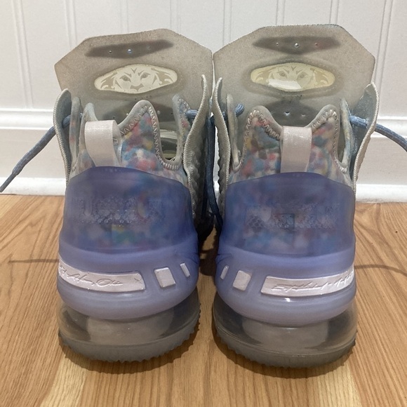 MEN'S Nike LeBron 18 Play for the Future - Picture 3 of 5